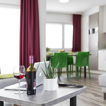 Business And Family Homes 부르가우 외부 사진