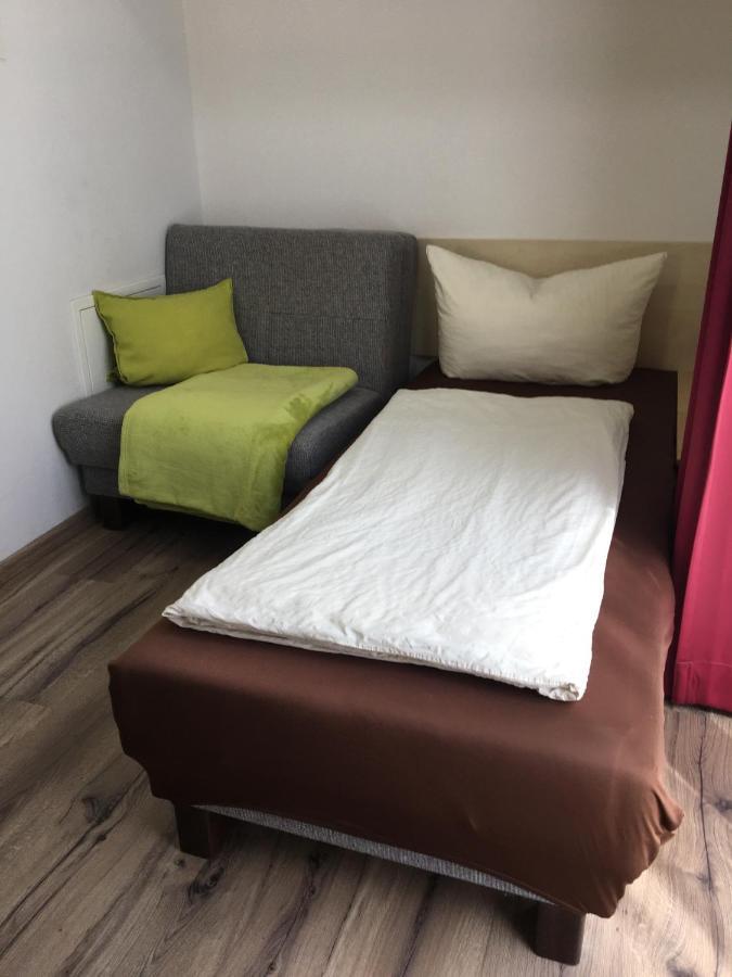 Business And Family Homes 부르가우 외부 사진
