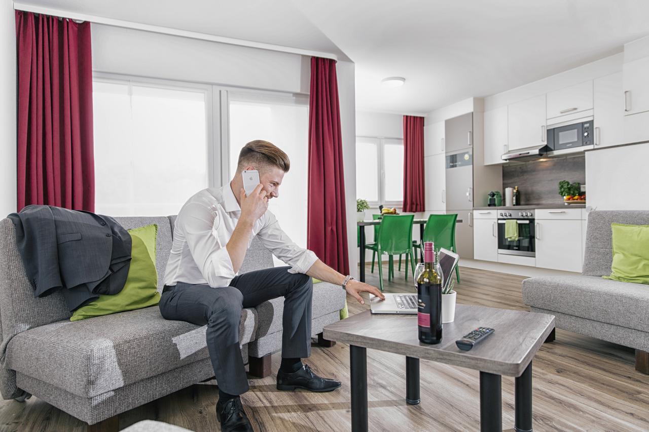 Business And Family Homes 부르가우 외부 사진